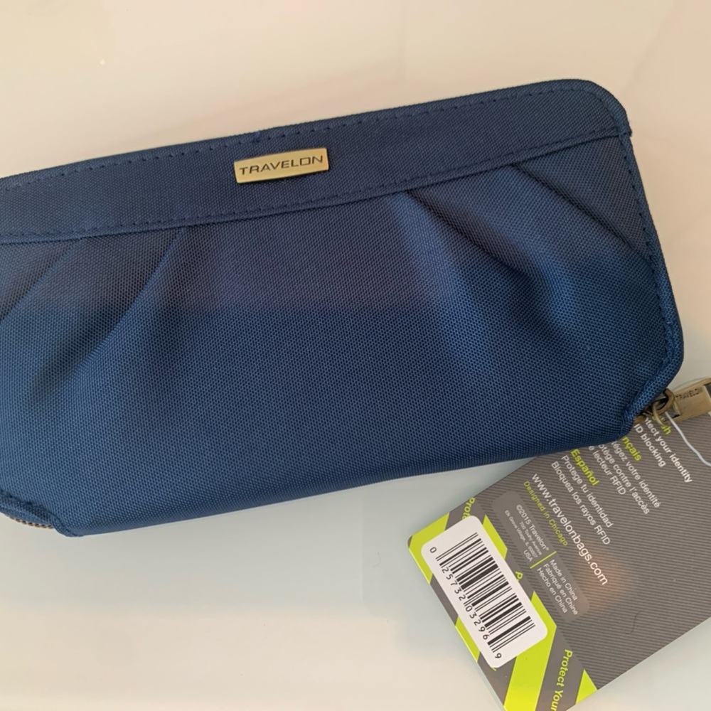 Travelon blue RDIF wallet
